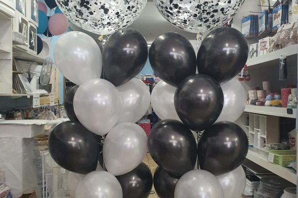 60cm black and white confetti balloons with 4 rows of 3 balloons (black and white).