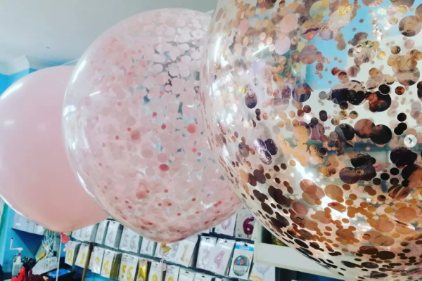 60cm rose gold confetti balloon.

60cm light pink confetti balloon.

60cm light pink balloon.